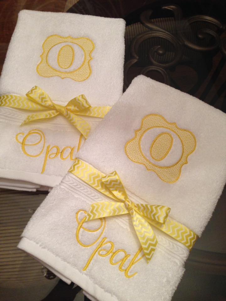 Personalized 2pc Hand Towel & Bath Towel Set