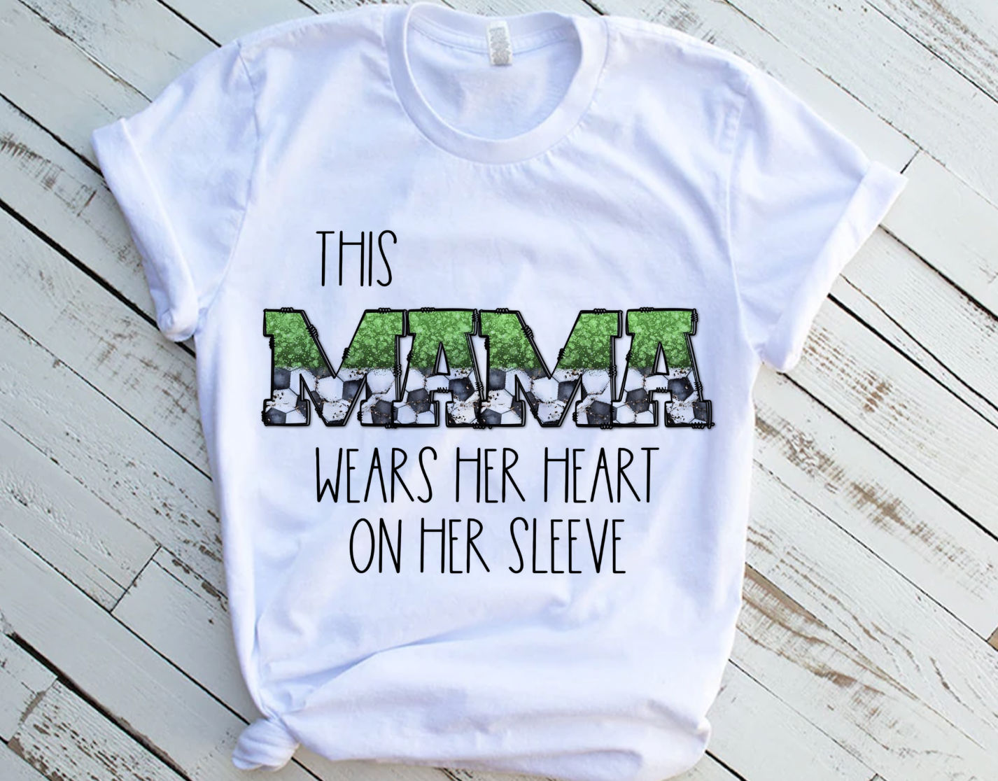 "This Mama Wears Her heart"Tshirt